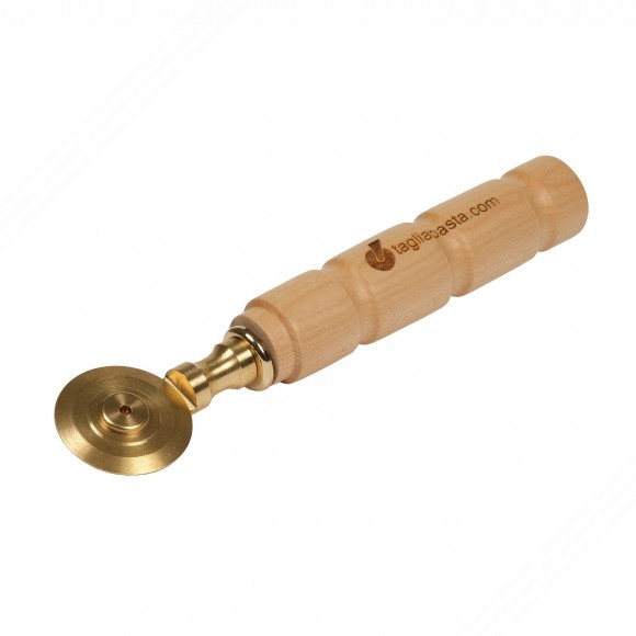 Messing pasta-Schneider mit einem einzigen glatten messer 34 mm durchmesser. Ahornholzgriff