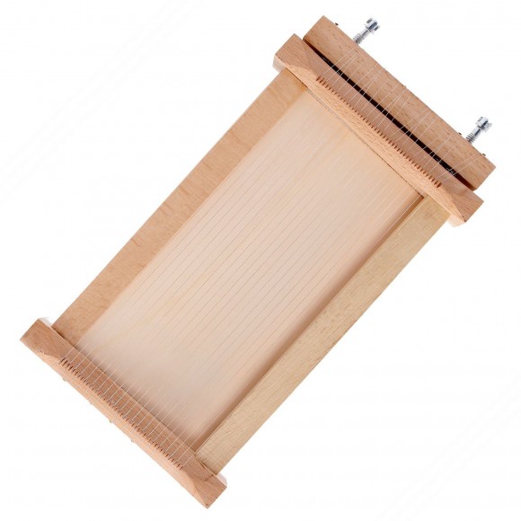 Petite Guitare Pasta pour couper les Spaghettis abruzzes. Mesures 20x38x8 cm