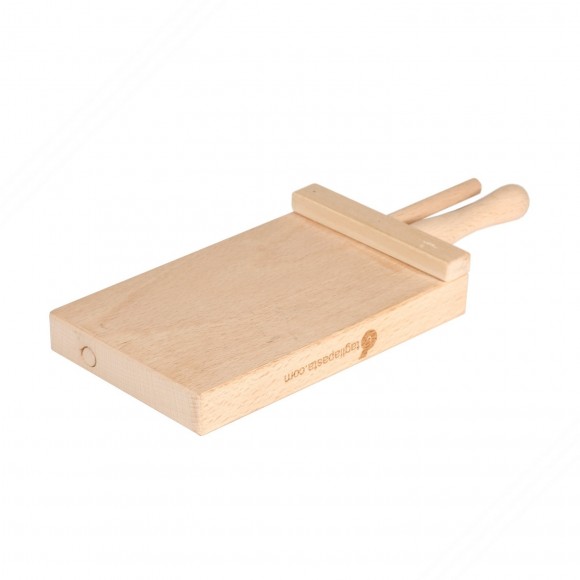 Tabla de madera con parada para garganelli y gnocchi