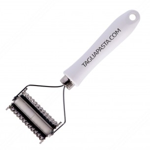 Pasta Cutter with Steel Serrated Blades for making Farfalle pasta - 56mm 2