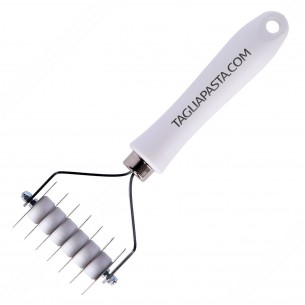 Pasta Cutter with 7 stainless steel Serrated Blades, perfect for making Tagliatelle pasta - 9.5mm 2