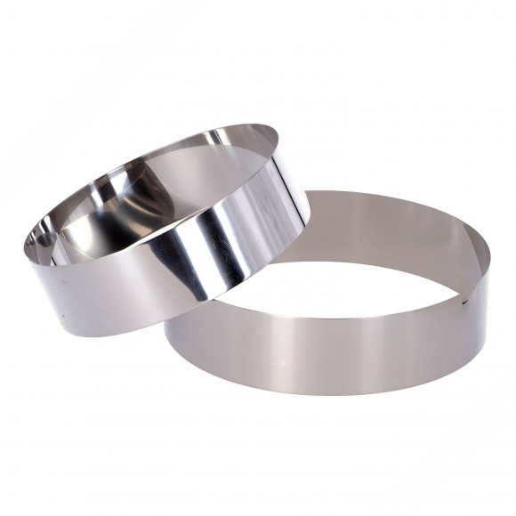 2 Round Stainless Steel Cooking Rings. Diameters: 175 and 200 mm. Height: 50 mm.