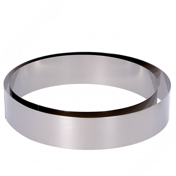 2 Rund Edelstahl Stahlkochringe. Durchmesser: 220 und 250 mm. Höhe: 50 mm.