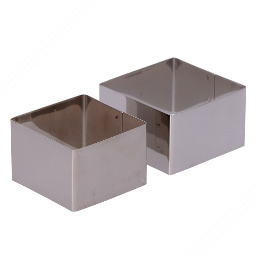 2 carrés de cuisson en acier.Dimensions des côtés : 74 et 82 mm.Hauteur : 50 mm
